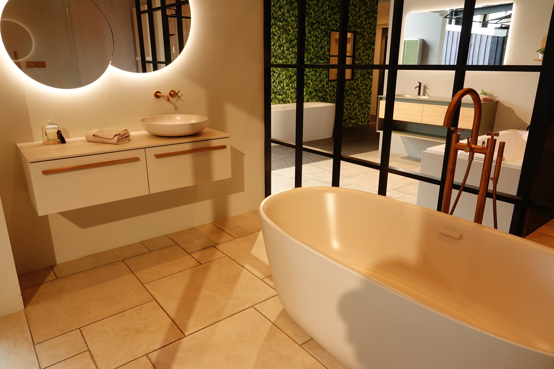 Moderne douche en badkameropstelling