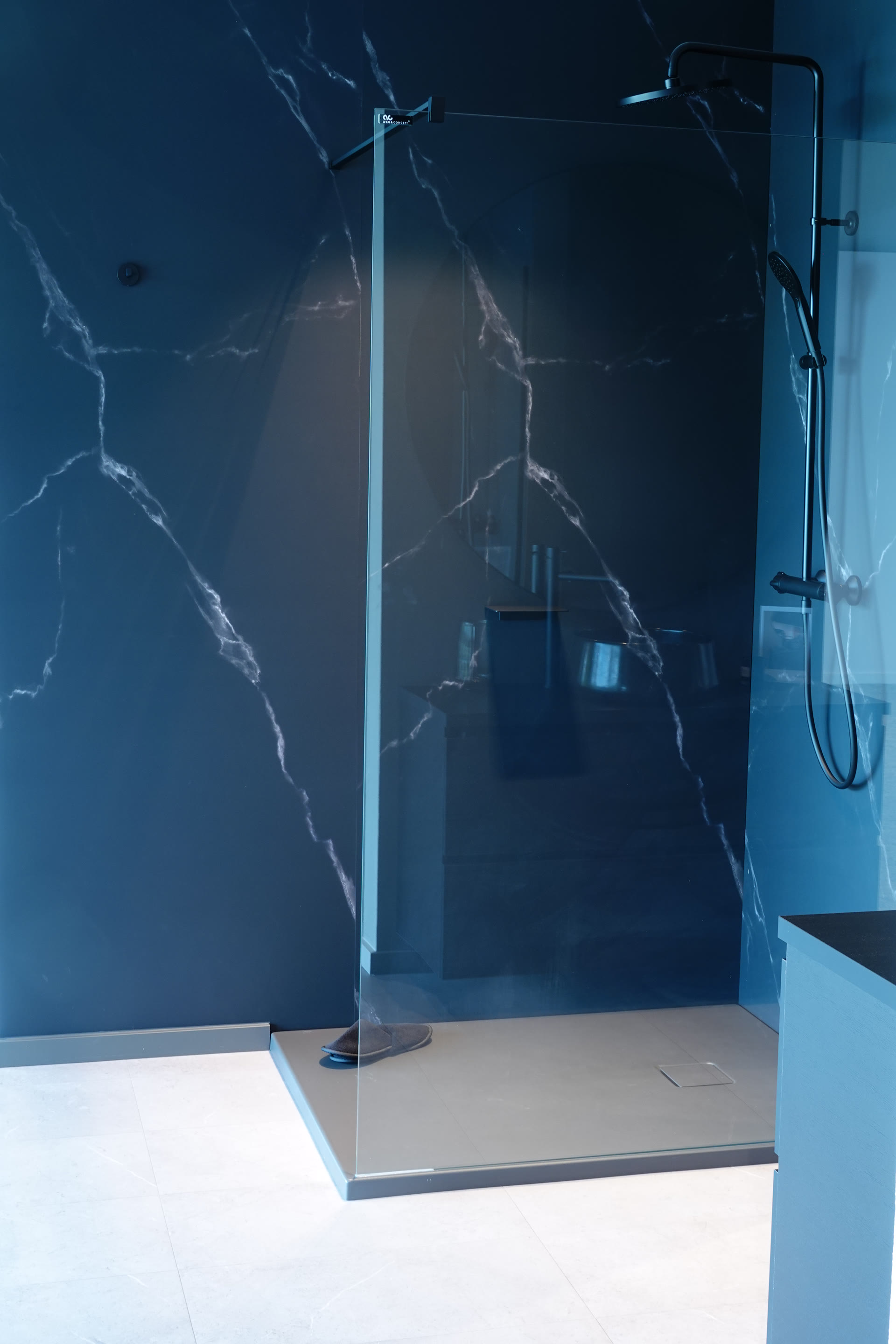 Marmer douche bovenaanzicht